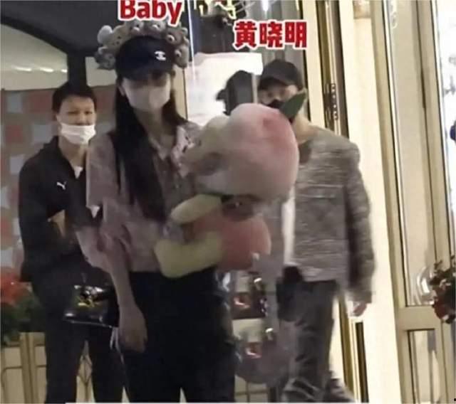 刘大锤最新爆料直播周深,周深幕后故事大曝光! 第1张 刘大锤最新爆料直播周深,周深幕后故事大曝光! 第1张